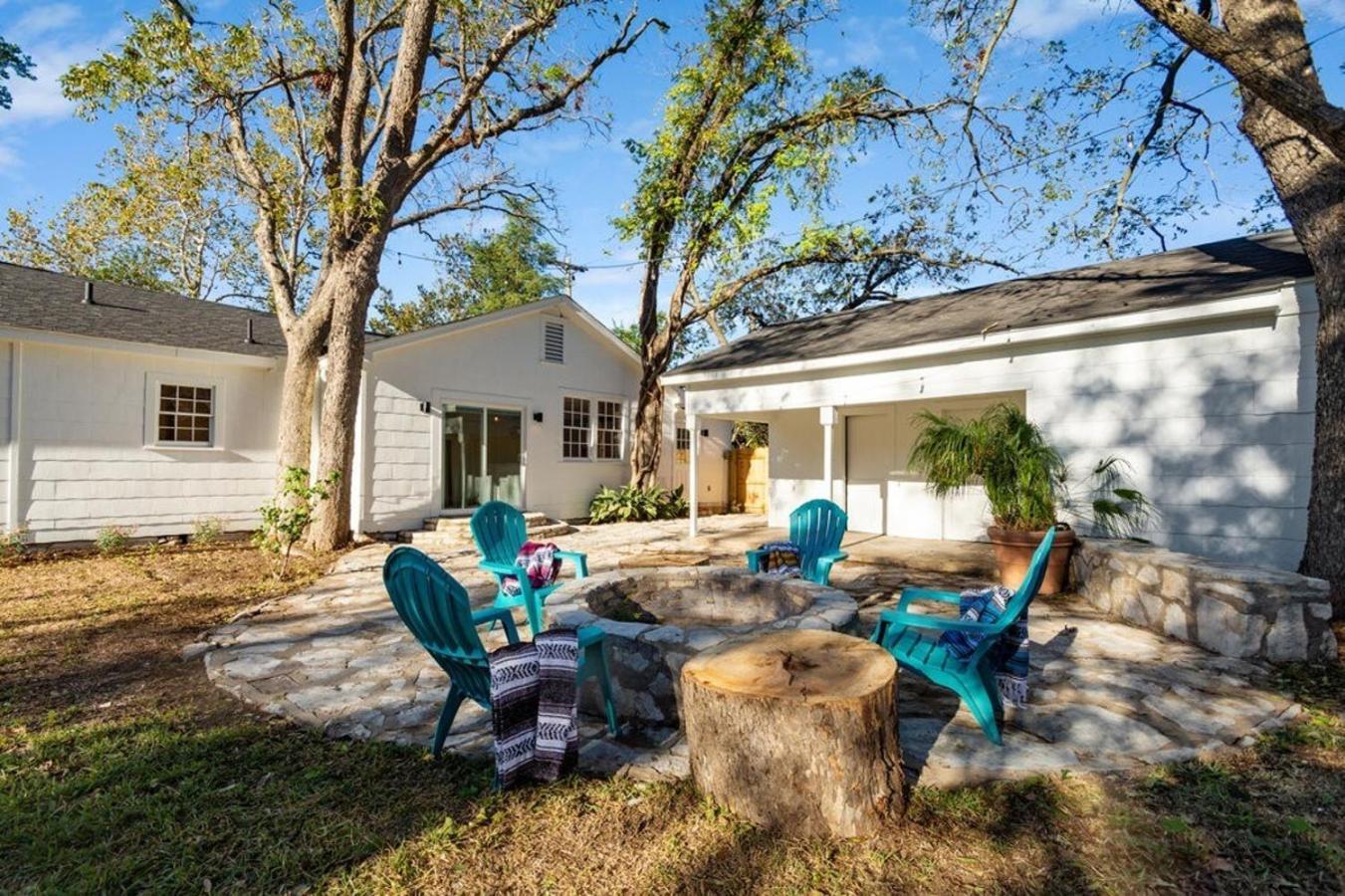 Luxury Bungalow Near Main W Hot-Tub And Firepit Villa Fredericksburg Bagian luar foto